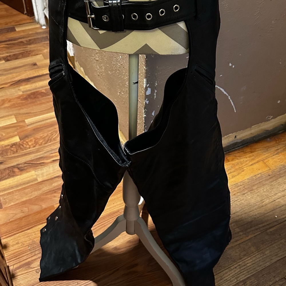 Leather chaps for women